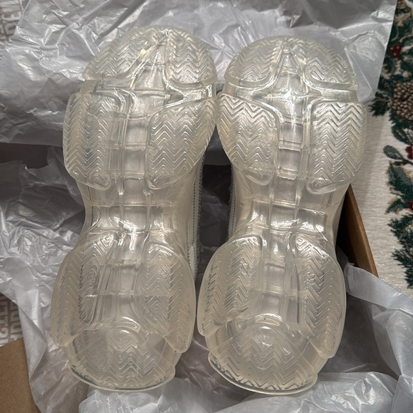 NWT Brand New in Box STEVE MADDEN
MAXIMA WHITE RHINESTONES SNEAKERS Sz 8.5 - Picture 8 of 14